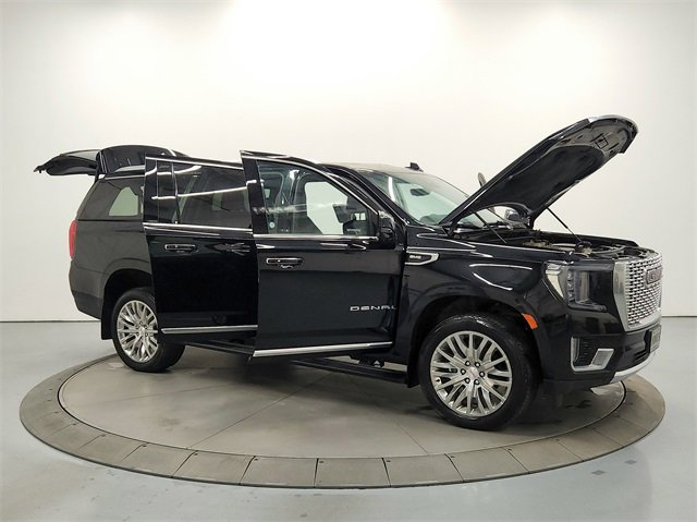 Used 2023 GMC Yukon XL Denali image 9