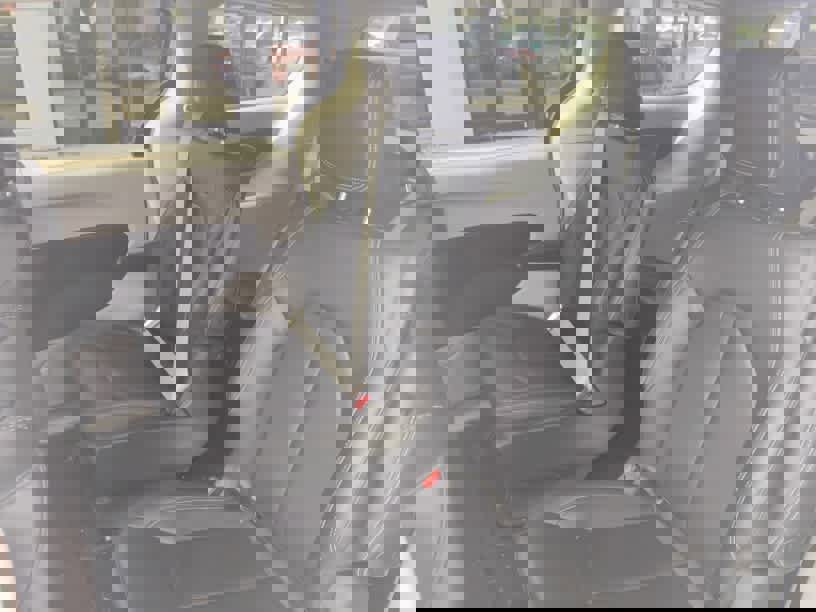 Used 2024 Chrysler Pacifica Select image 10