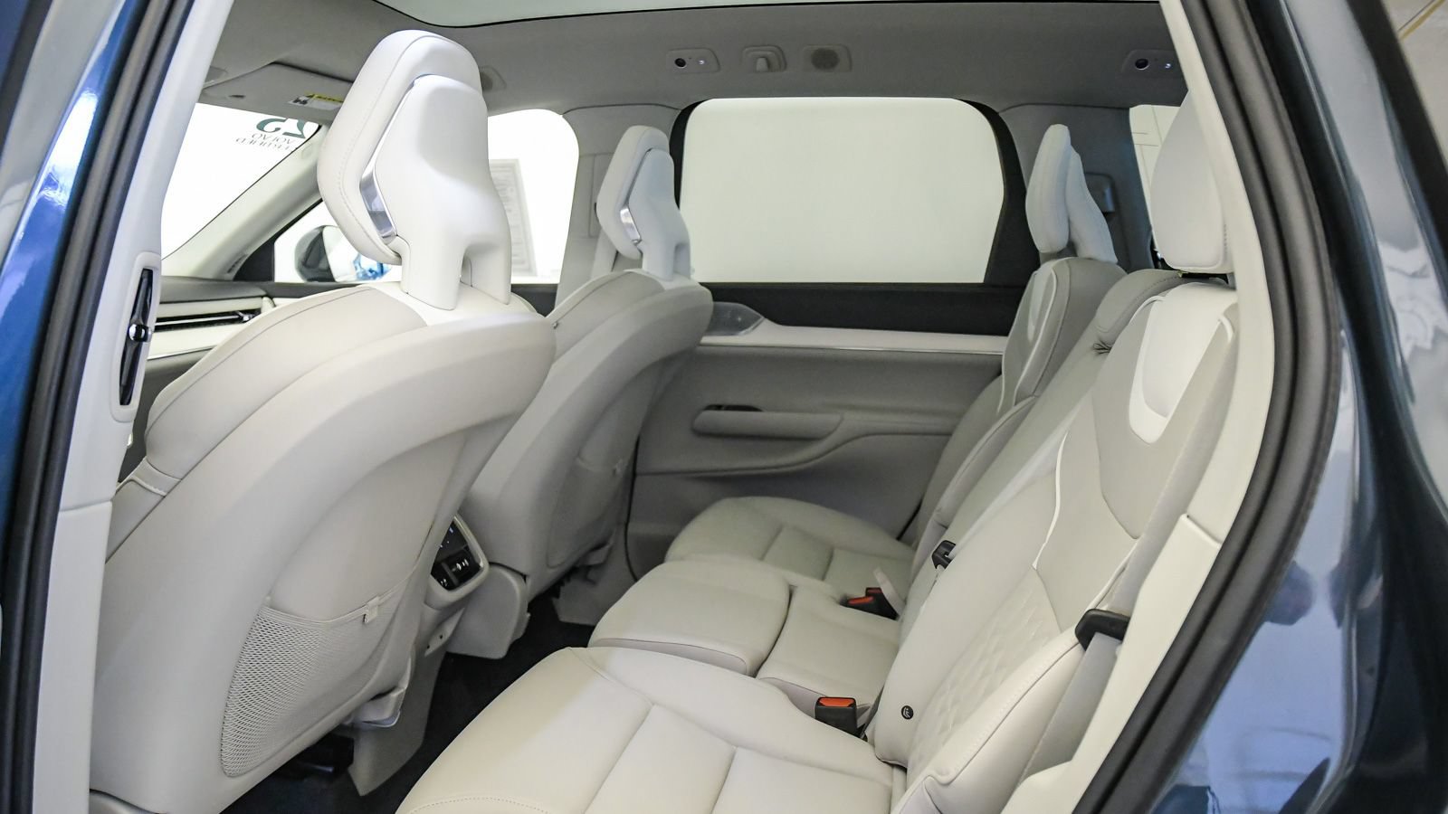 Certified 2025 Volvo EX90 Ultra AWD/4WD image 18