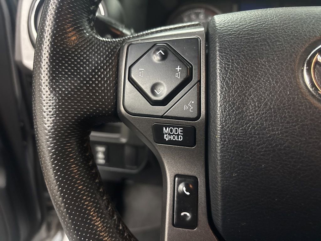 Used 2016 Toyota Tacoma TRD Off-Road w/ Towing Package AWD/4WD image 18