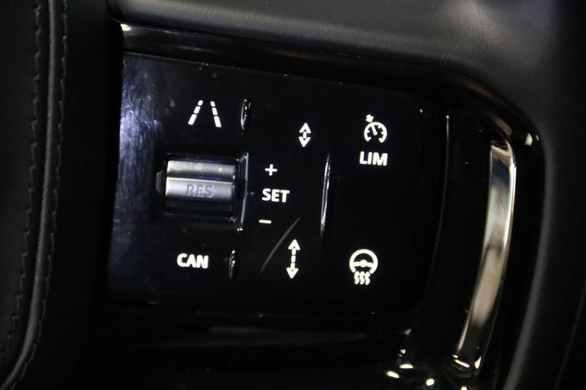 Used 2025 Land Rover Range Rover Sport Dynamic SE AWD/4WD image 17