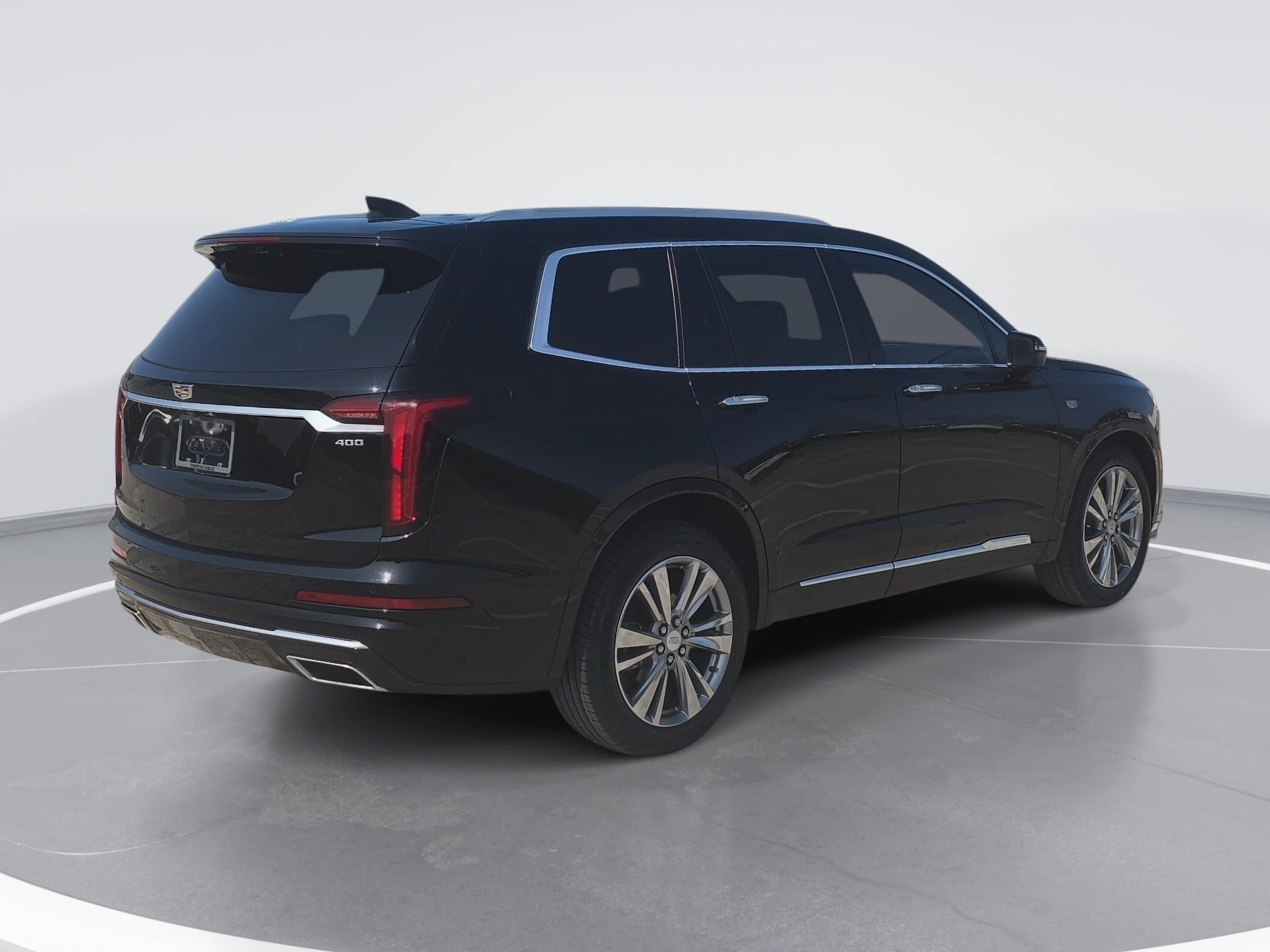 Used 2024 Cadillac XT6 Premium Luxury w/ Platinum Package FWD image 3