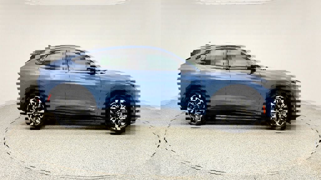 Used 2024 Ford Mustang Mach-E Select image 4