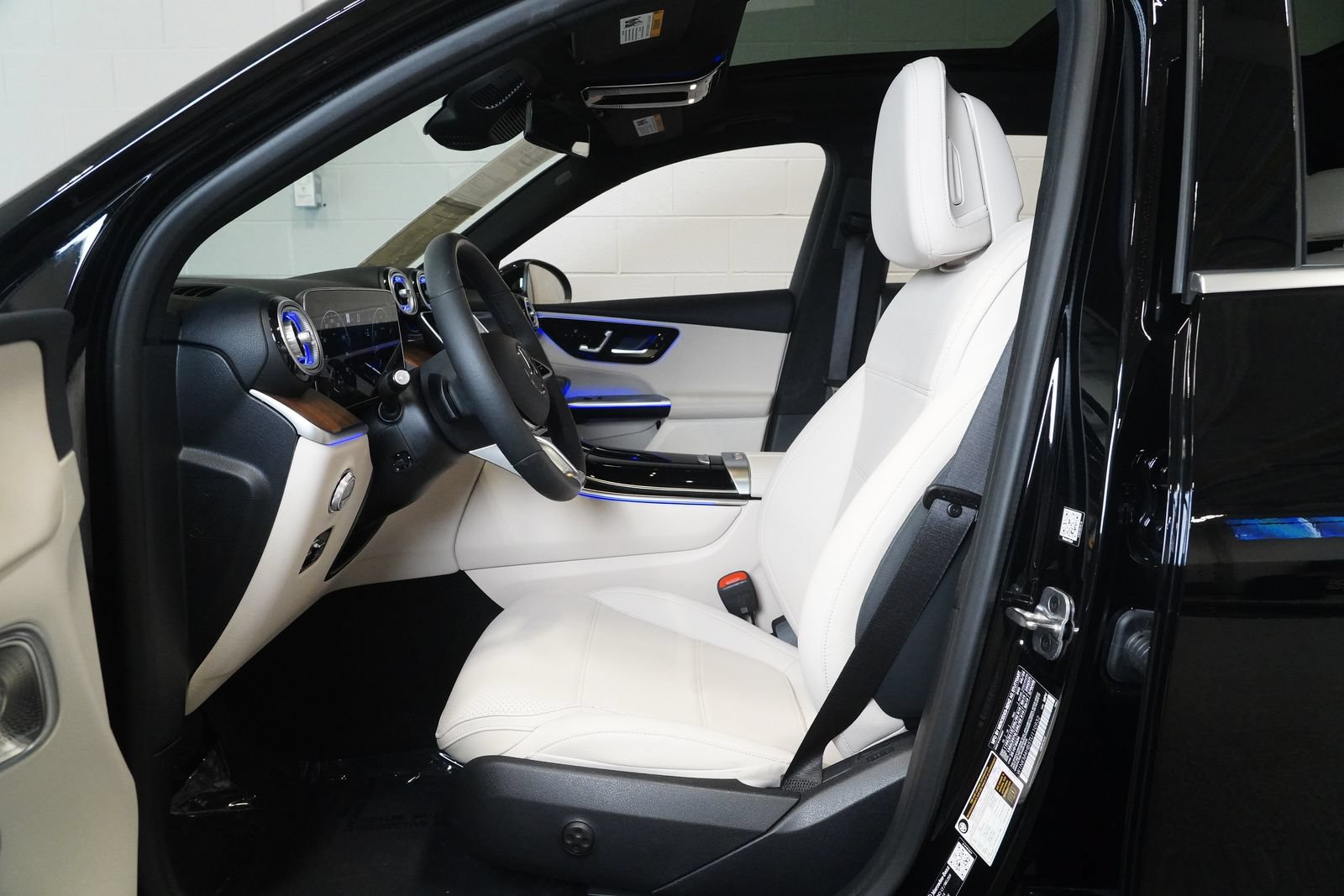 Certified 2026 Mercedes-Benz GLC 300 4MATIC image 11