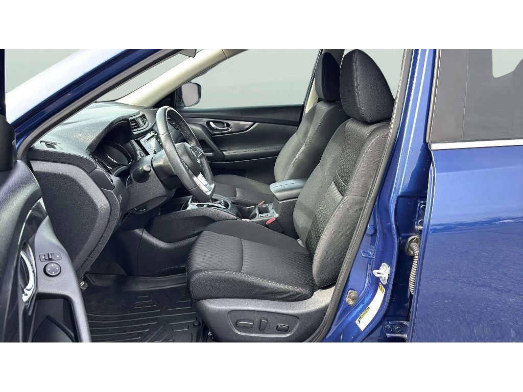 Used 2017 Nissan Rogue SV image 10
