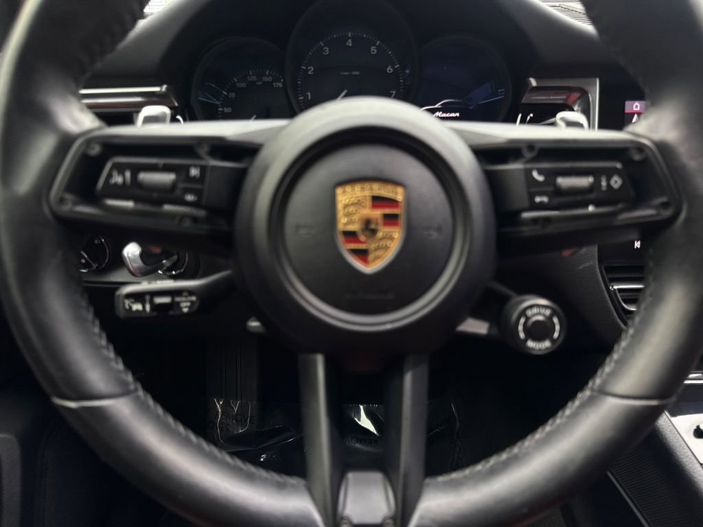 Used 2024 Porsche Macan AWD/4WD image 56