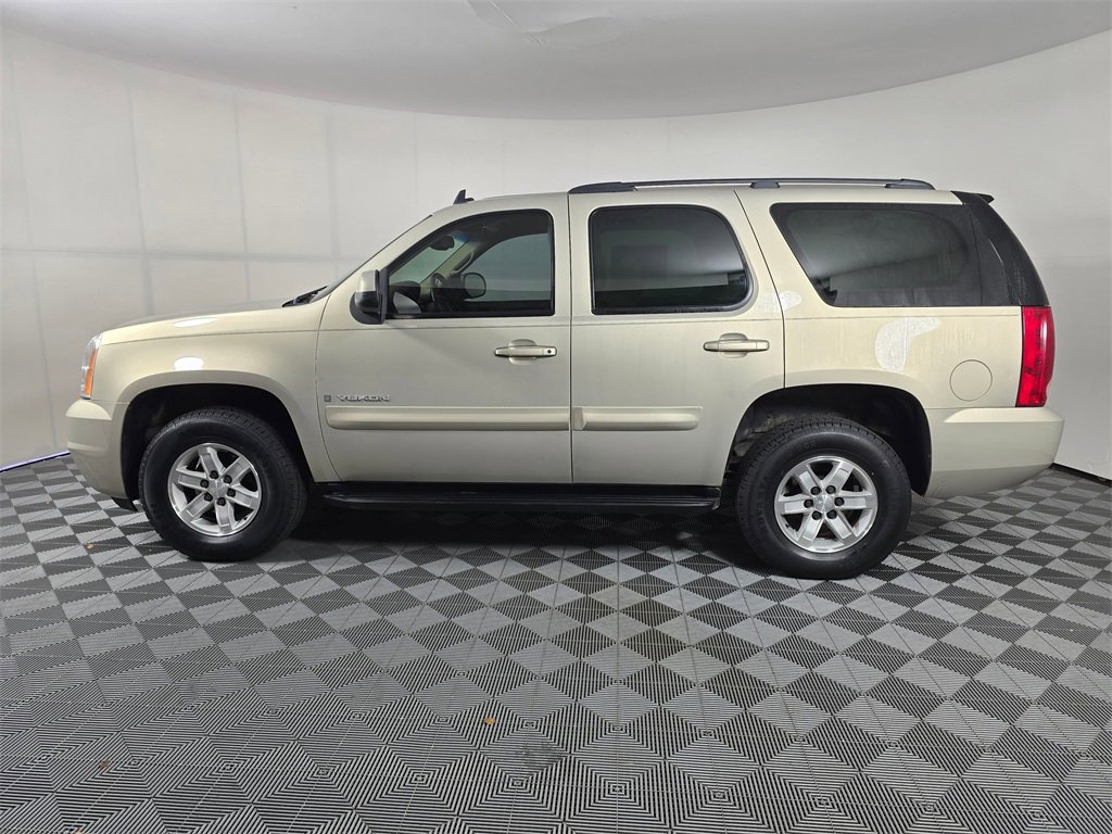 Used 2008 GMC Yukon SLE w/ Exterior Appearance Package image 4