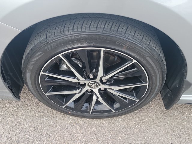 Used 2024 Toyota Camry SE image 9