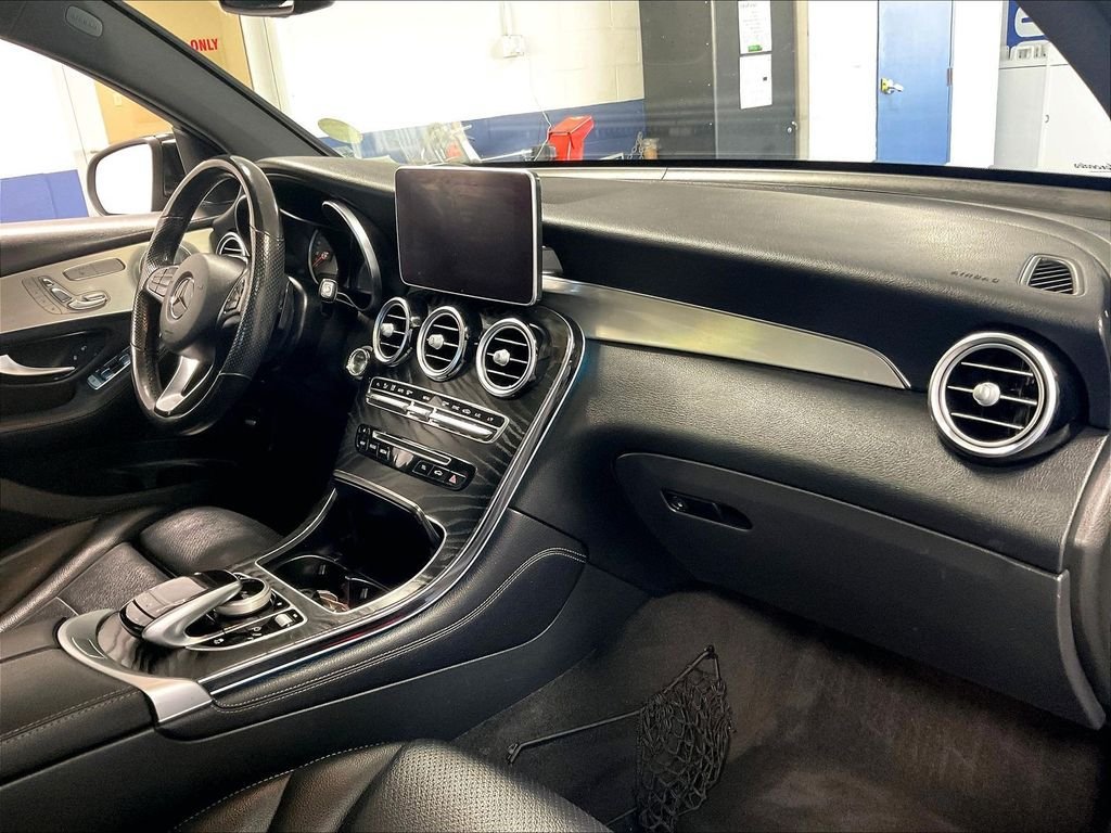 Used 2019 Mercedes-Benz GLC 300 4MATIC Coupe image 14