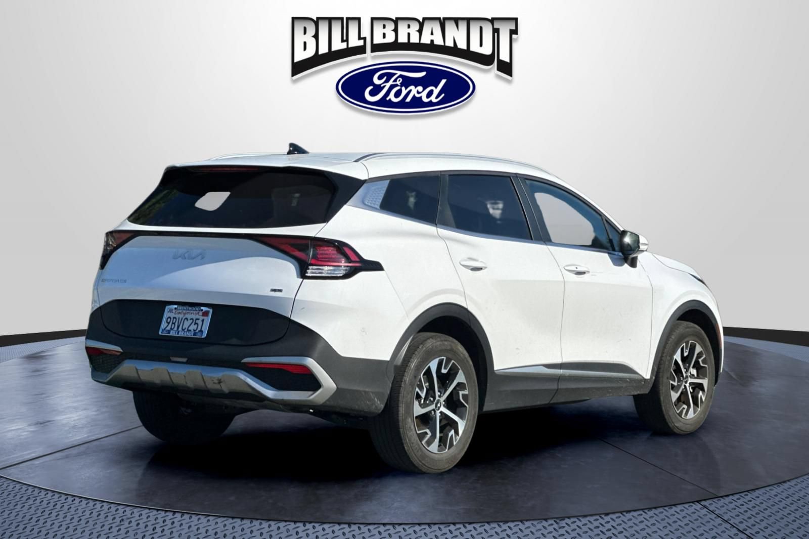 Used 2023 Kia Sportage EX AWD/4WD image 3