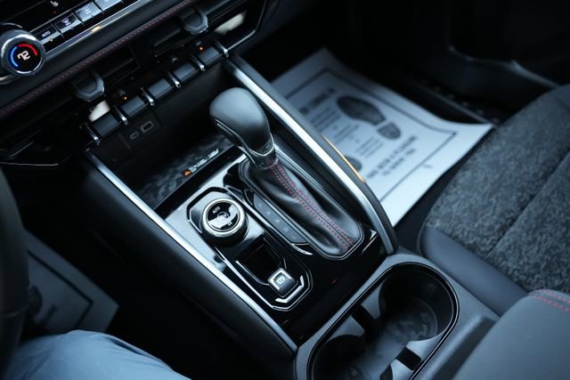 Used 2024 Chevrolet Colorado Z71 w/ Z71 Convenience Package 2 image 25