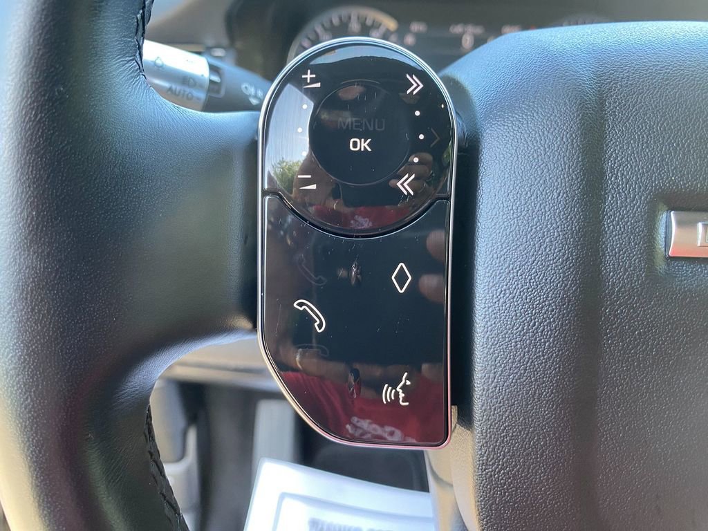 Used 2020 Land Rover Discovery Sport image 16