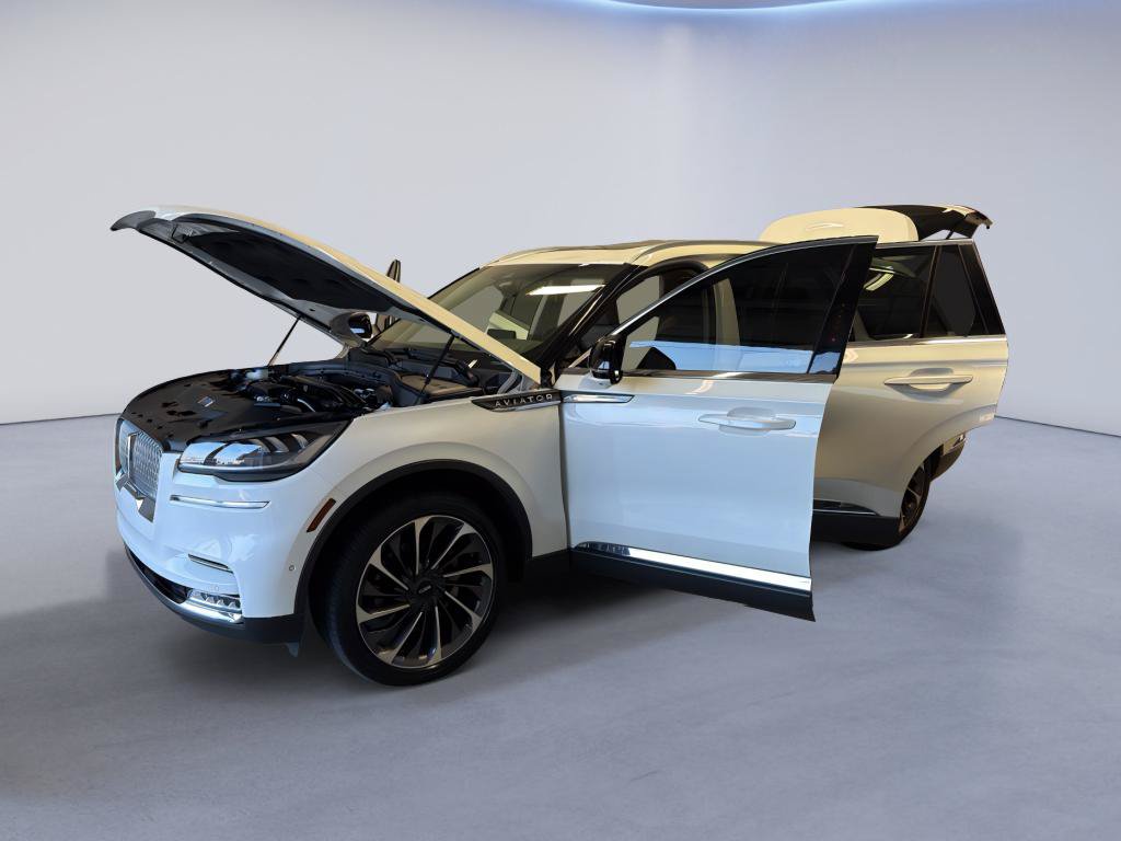 Used 2021 Lincoln Aviator Reserve w/ Equipment Group 201A AWD/4WD image 11