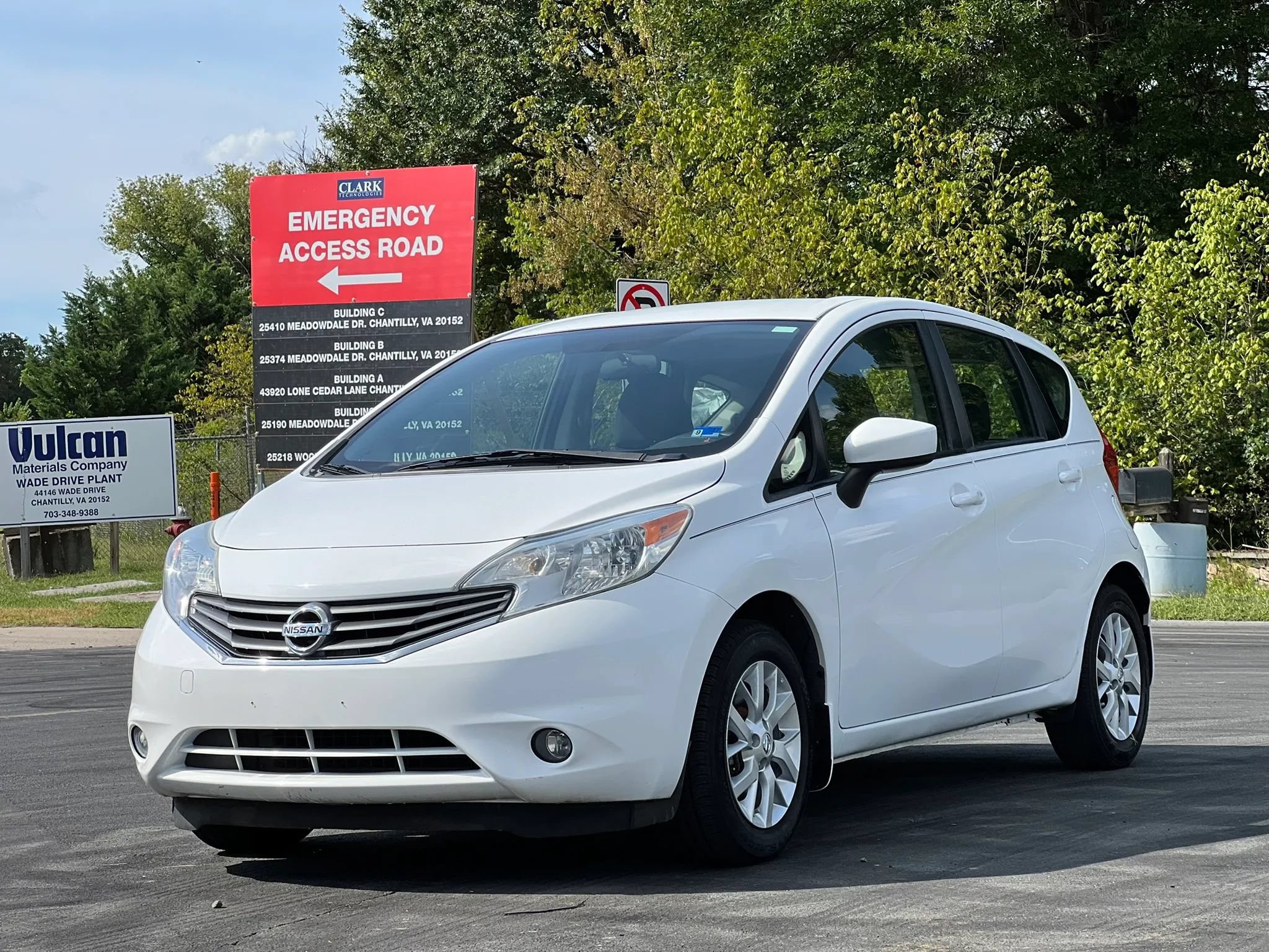 Used 2015 Nissan Versa Note SV w/ SV Appearance Package FWD image 1