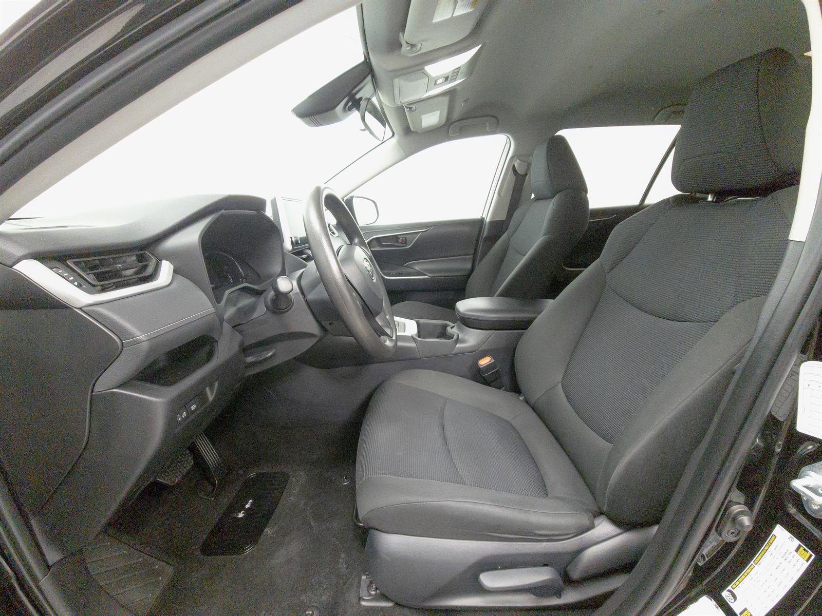 Certified 2024 Toyota RAV4 LE AWD/4WD image 4