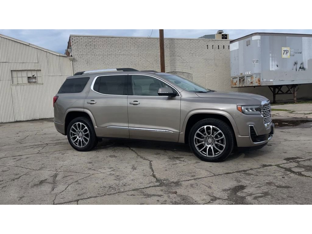 Used 2022 GMC Acadia Denali w/ Denali Ultimate Package FWD image 4
