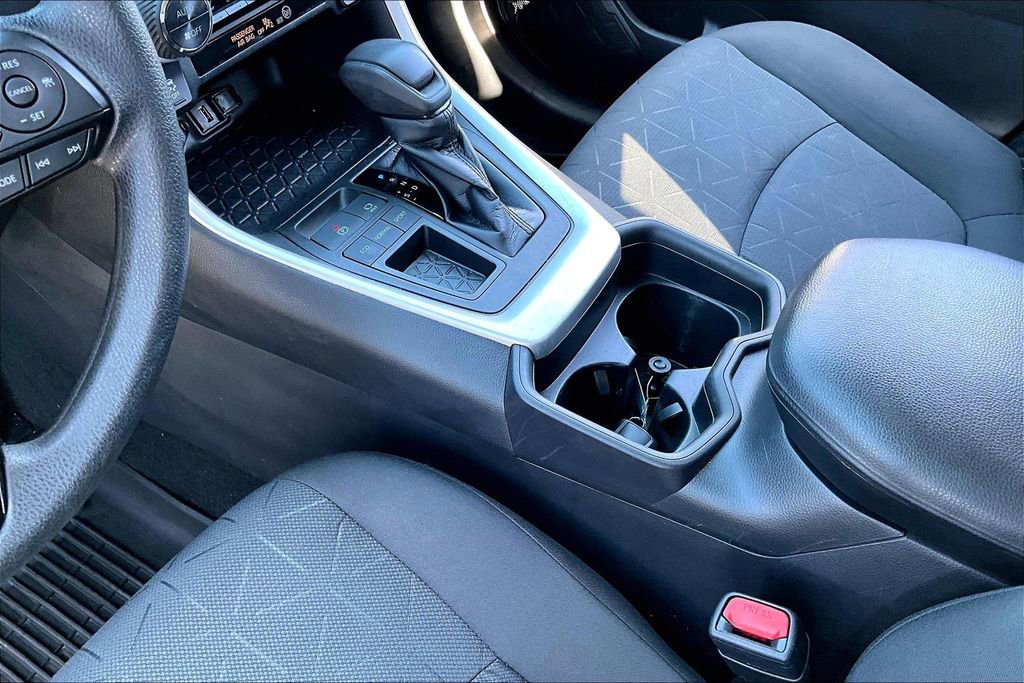Used 2020 Toyota RAV4 XLE image 15