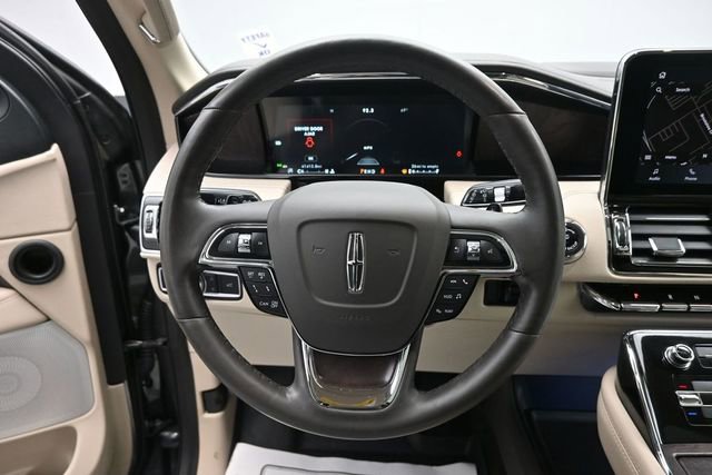 Certified 2021 Lincoln Navigator Reserve w/ Luxury Package AWD/4WD image 15