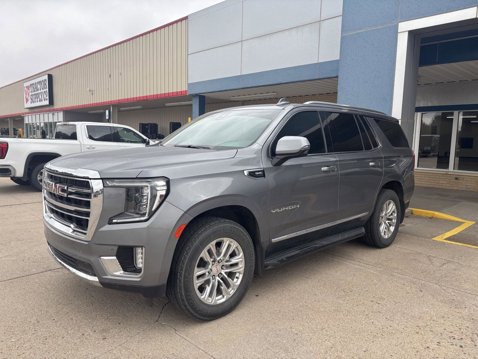 Used 2021 GMC Yukon SLT w/ Rear Media and Nav Package