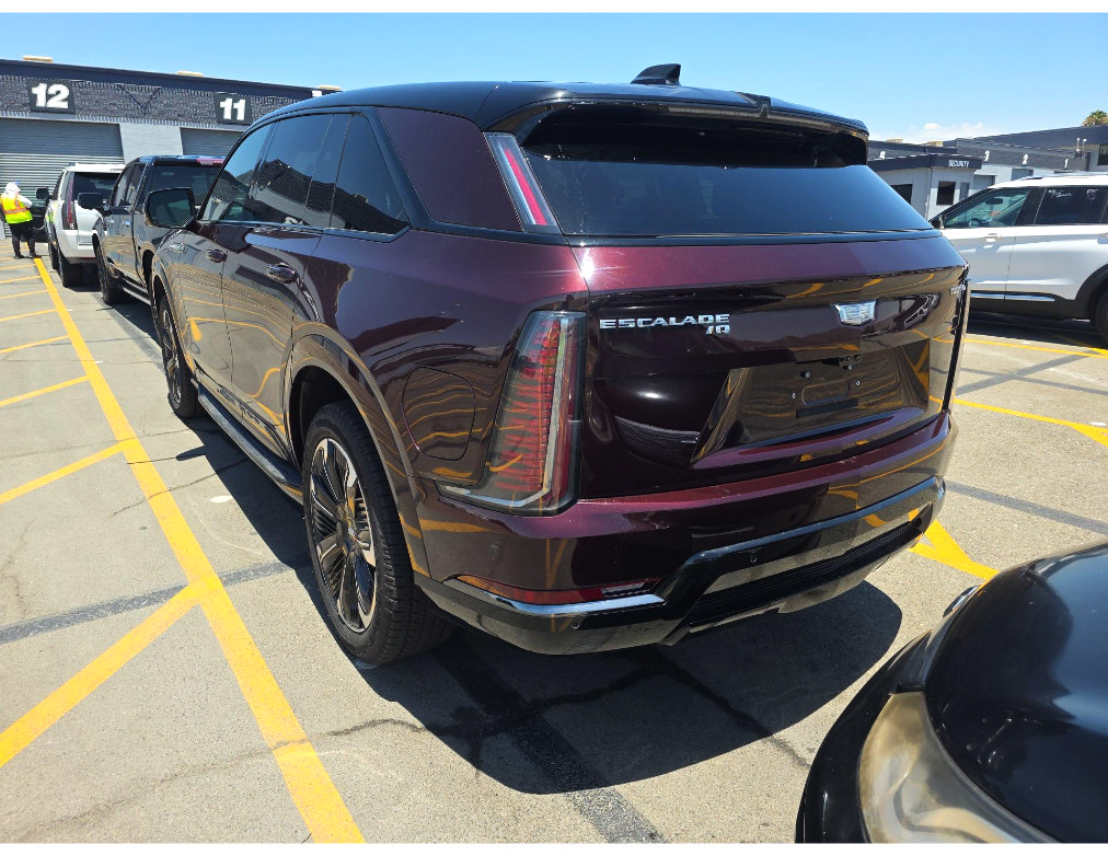 Used 2025 Cadillac Escalade IQ Sport 2 AWD/4WD image 3