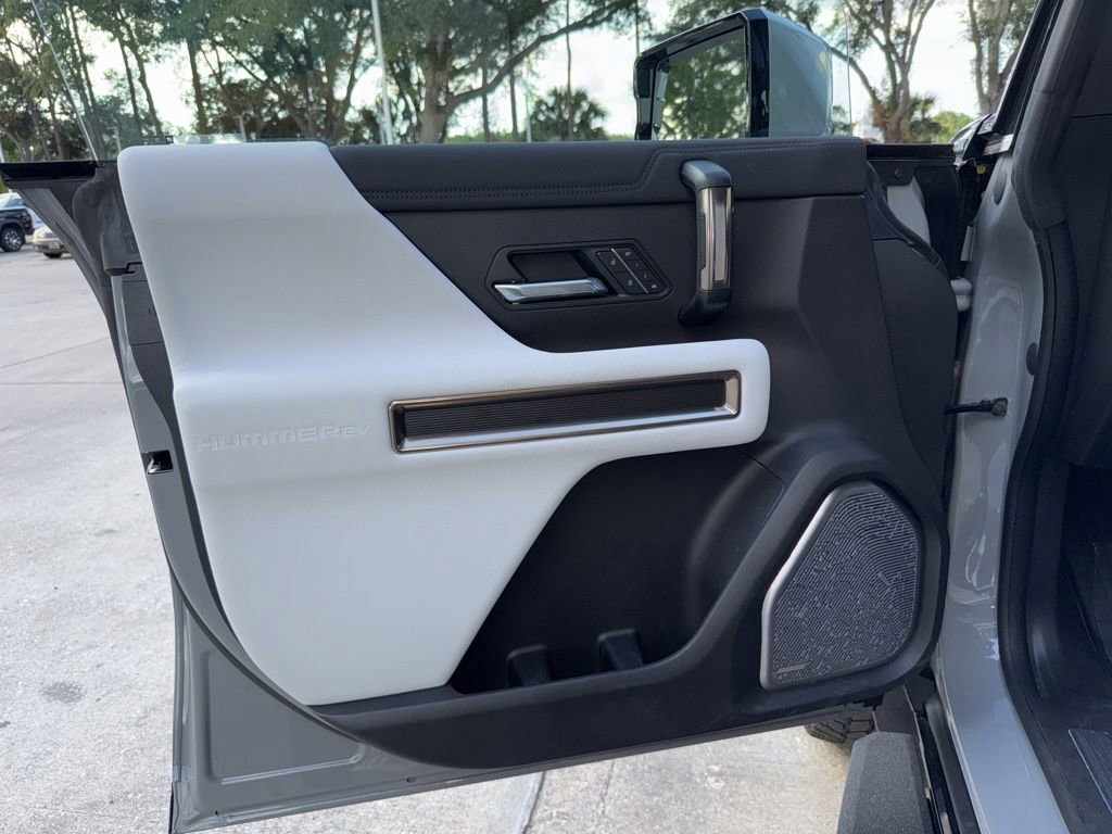 Used 2025 GMC Hummer EV 3X AWD/4WD image 27