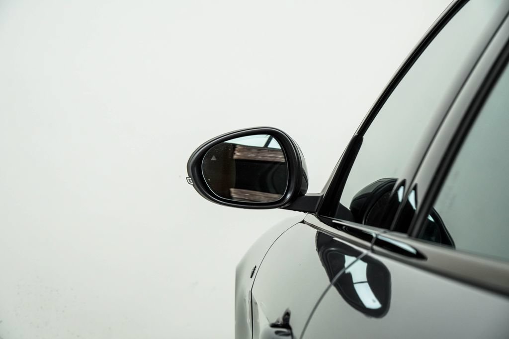 Used 2023 Alfa Romeo Giulia Ti AWD/4WD image 15