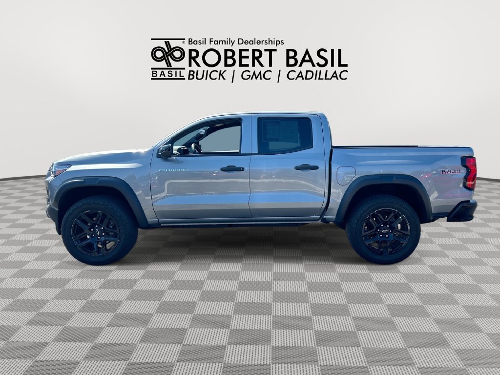 Used 2024 Chevrolet Colorado Trail Boss w/ Technology Package AWD/4WD image 5