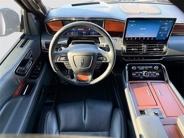 Used 2024 Lincoln Navigator Reserve image 18
