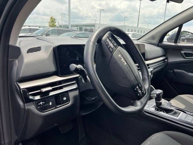 Used 2026 Kia Sportage LX FWD image 9