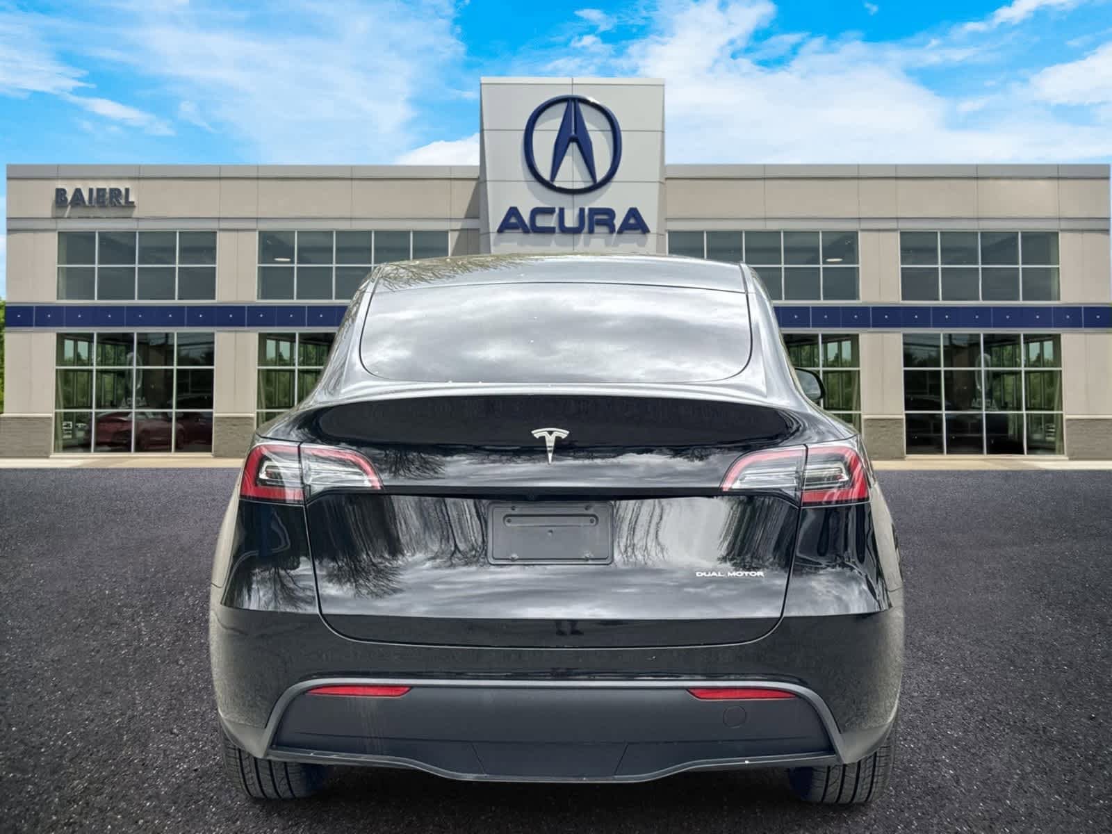 Used 2023 Tesla Model Y AWD image 4