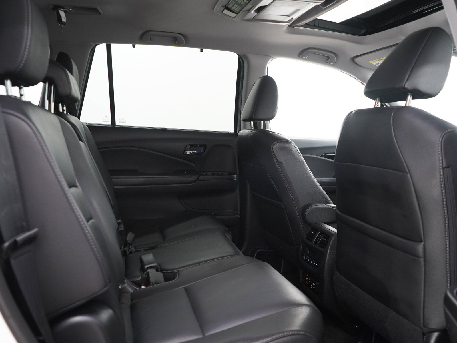 Used 2017 Honda Pilot Touring image 14