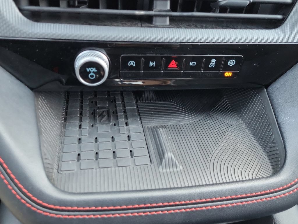 Used 2025 Ford Explorer ST AWD/4WD image 26