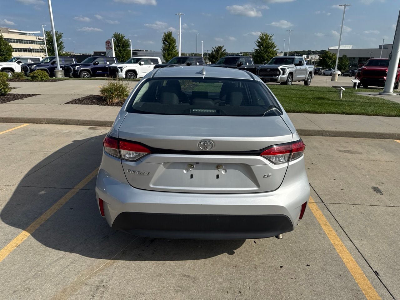 Used 2024 Toyota Corolla LE FWD image 5