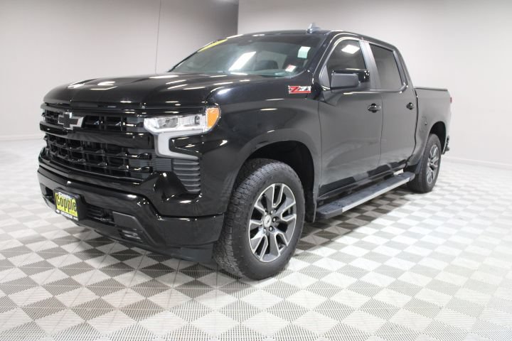 Used 2024 Chevrolet Silverado 1500 RST w/ Z71 Off-Road Package AWD/4WD image 7