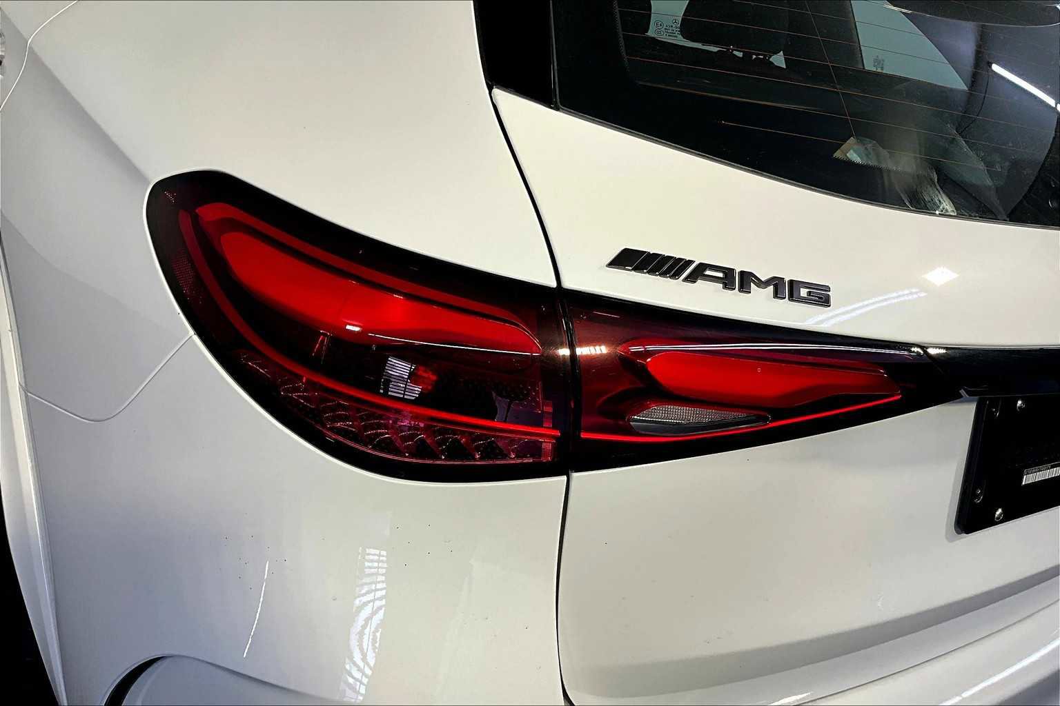 New 2026 Mercedes-Benz GLC 43 AMG 4MATIC image 5