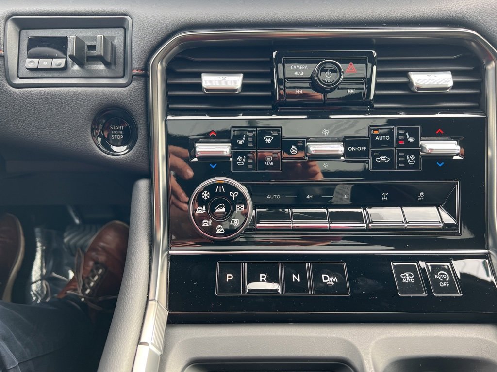 Used 2025 Nissan Armada PRO-4X w/ Pro-4X Premium Package image 38