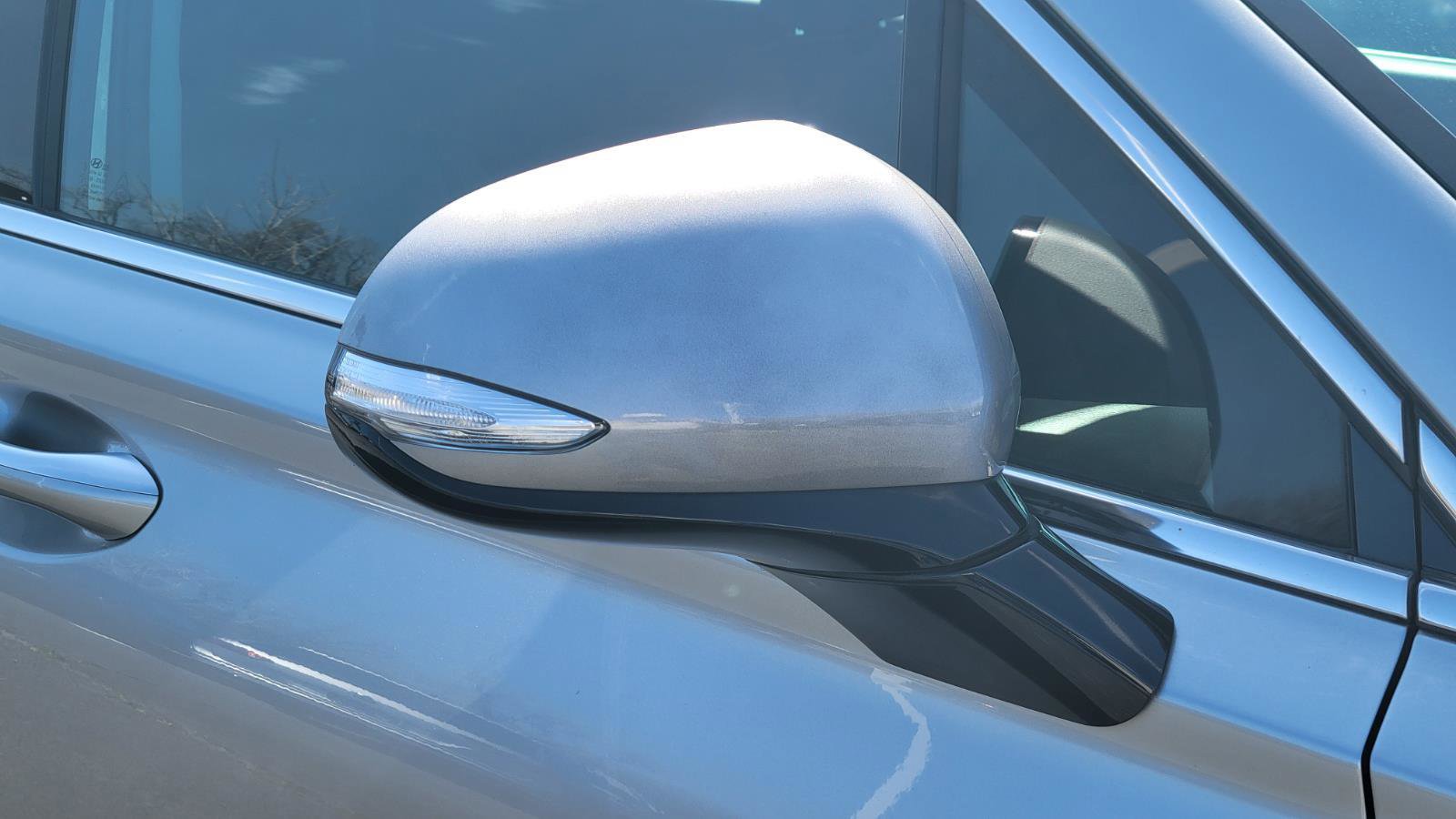 Used 2023 Hyundai Santa Fe SEL w/ Winter Weather Package image 9