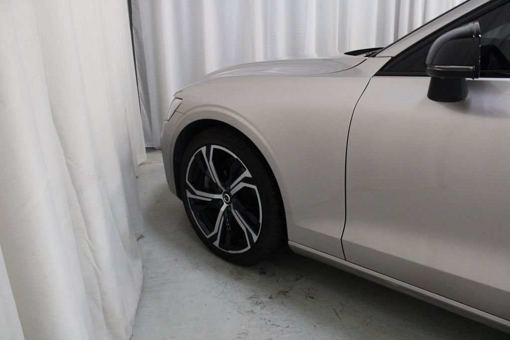 Used 2024 Volvo S60 B5 Plus w/ Climate Package AWD/4WD image 29