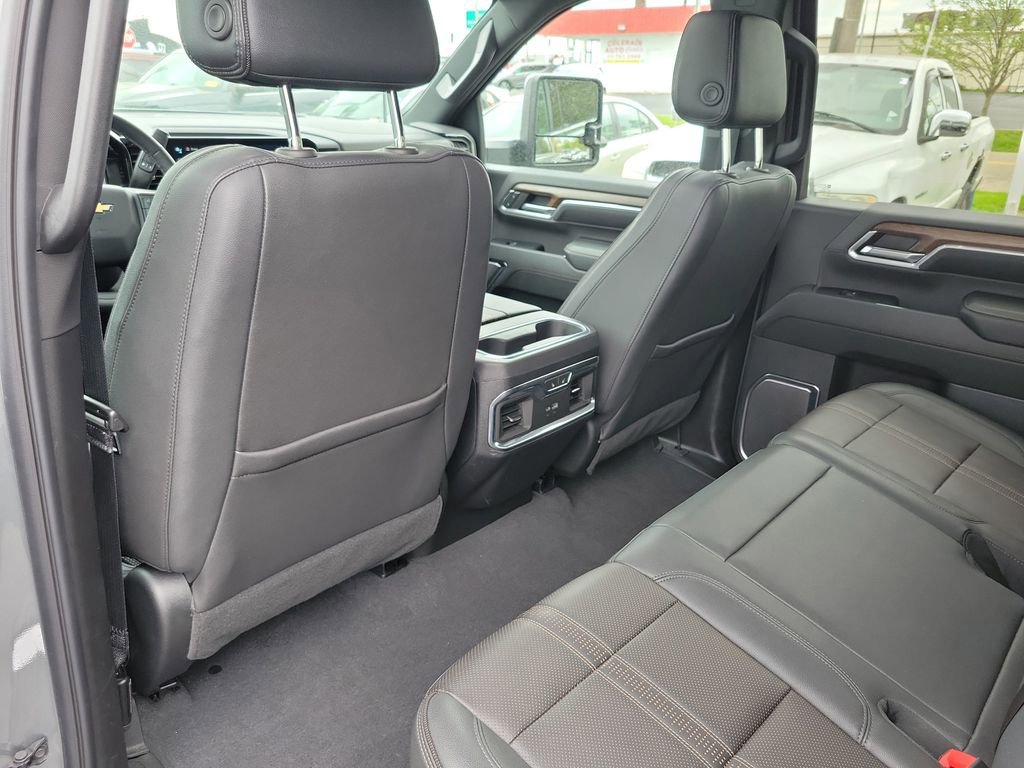 Certified 2024 Chevrolet Silverado 3500 High Country w/ High Country Premium Package AWD/4WD image 17