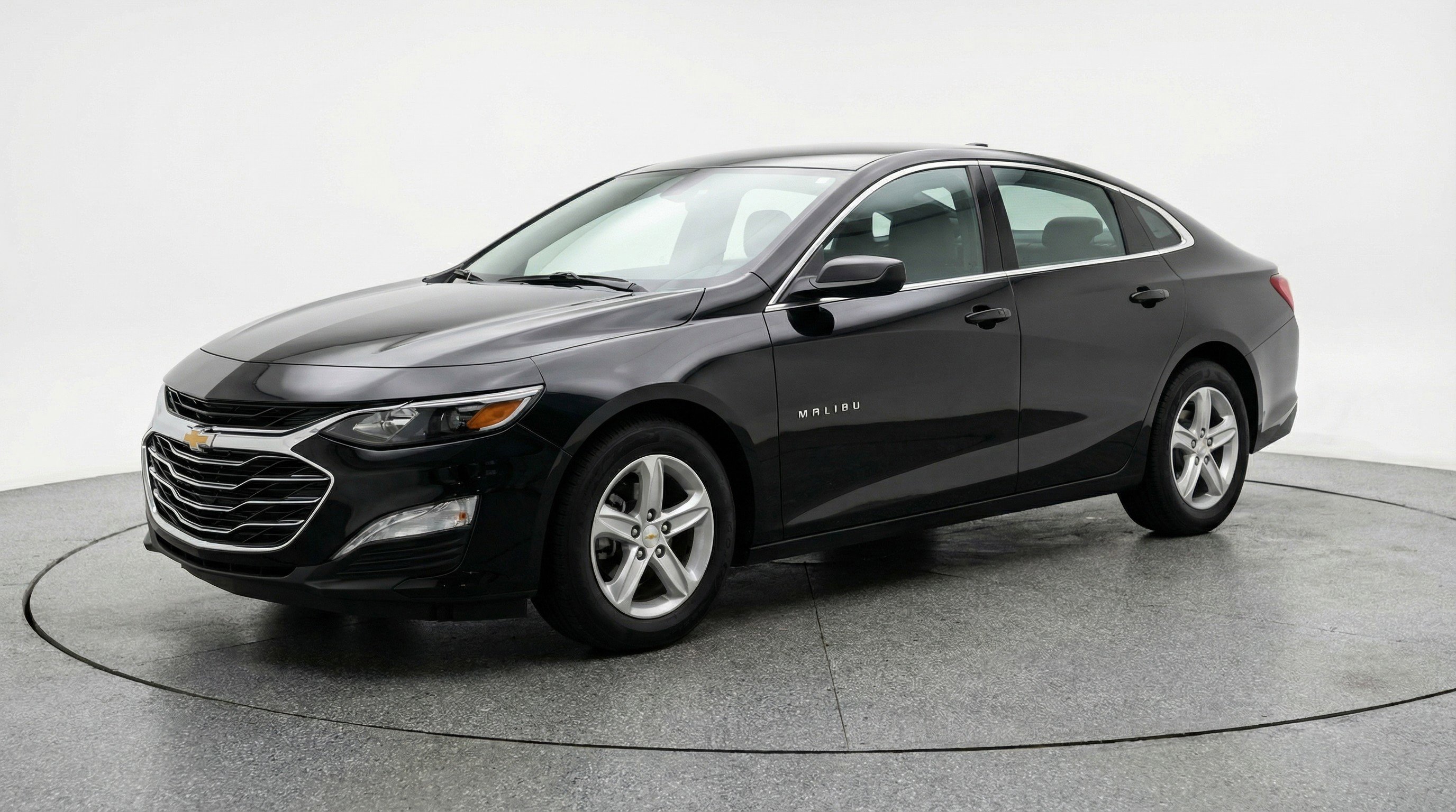 Used 2024 Chevrolet Malibu LT image 3
