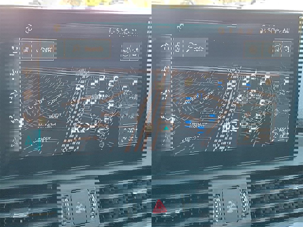 Used 2025 Audi Q5 2.0T Premium Plus w/ Premium Plus Package image 19