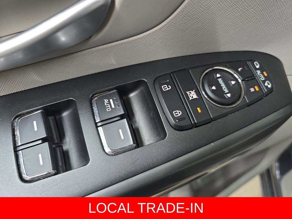 Used 2019 Kia Sedona LX image 29