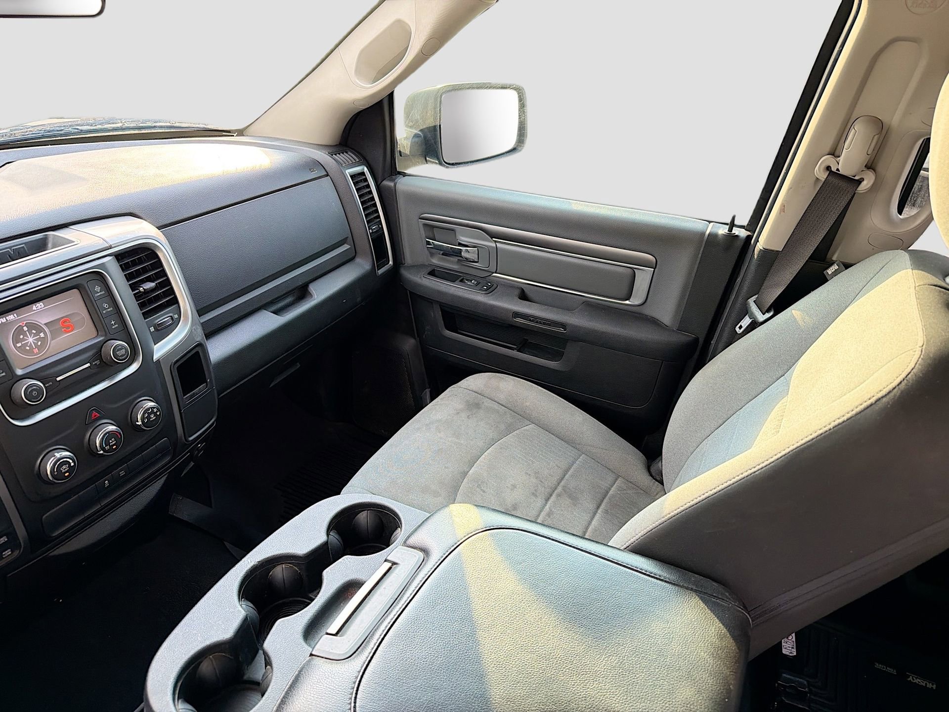 Used 2021 RAM 1500 Classic SLT image 28