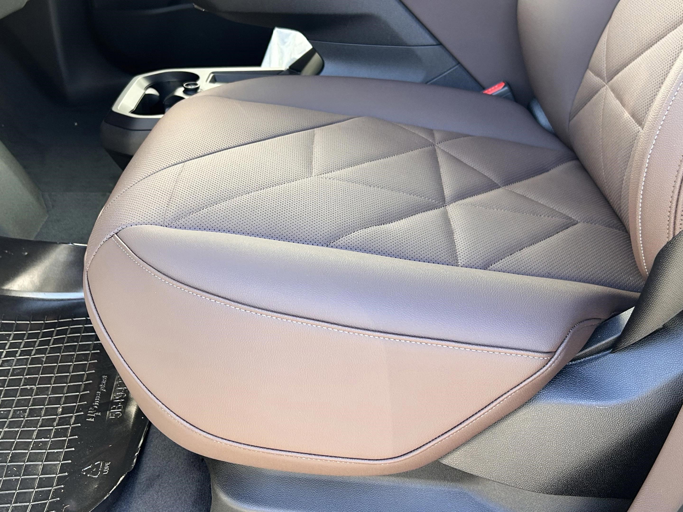 Used 2026 BMW iX xDrive45 w/ Premium Package image 22