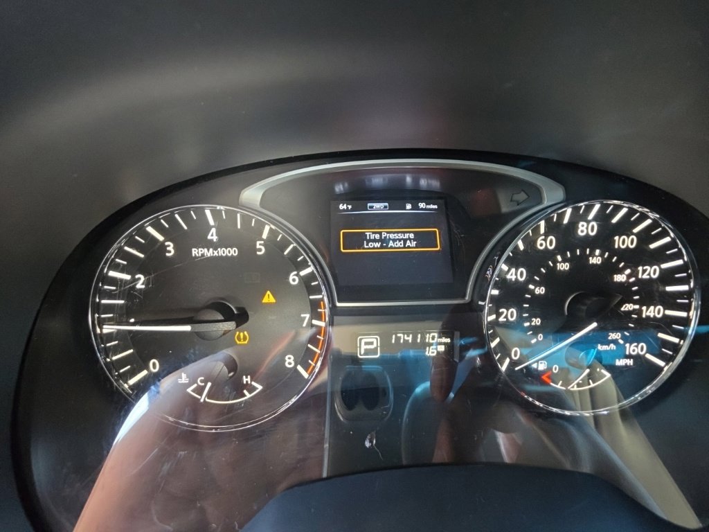 Used 2015 Nissan Pathfinder S FWD image 14