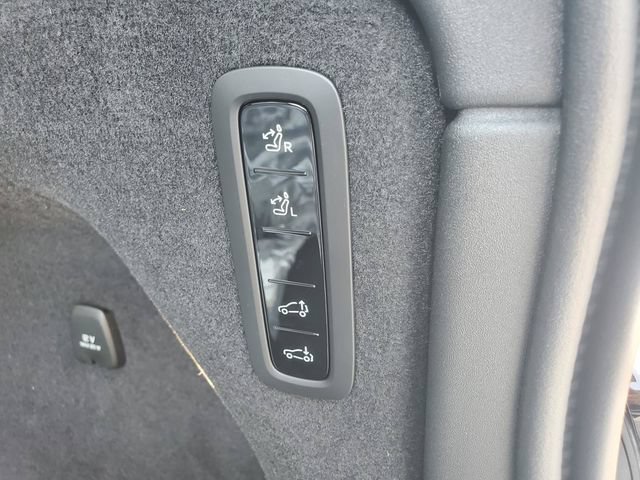 New 2026 Volvo EX90 Ultra AWD/4WD image 32