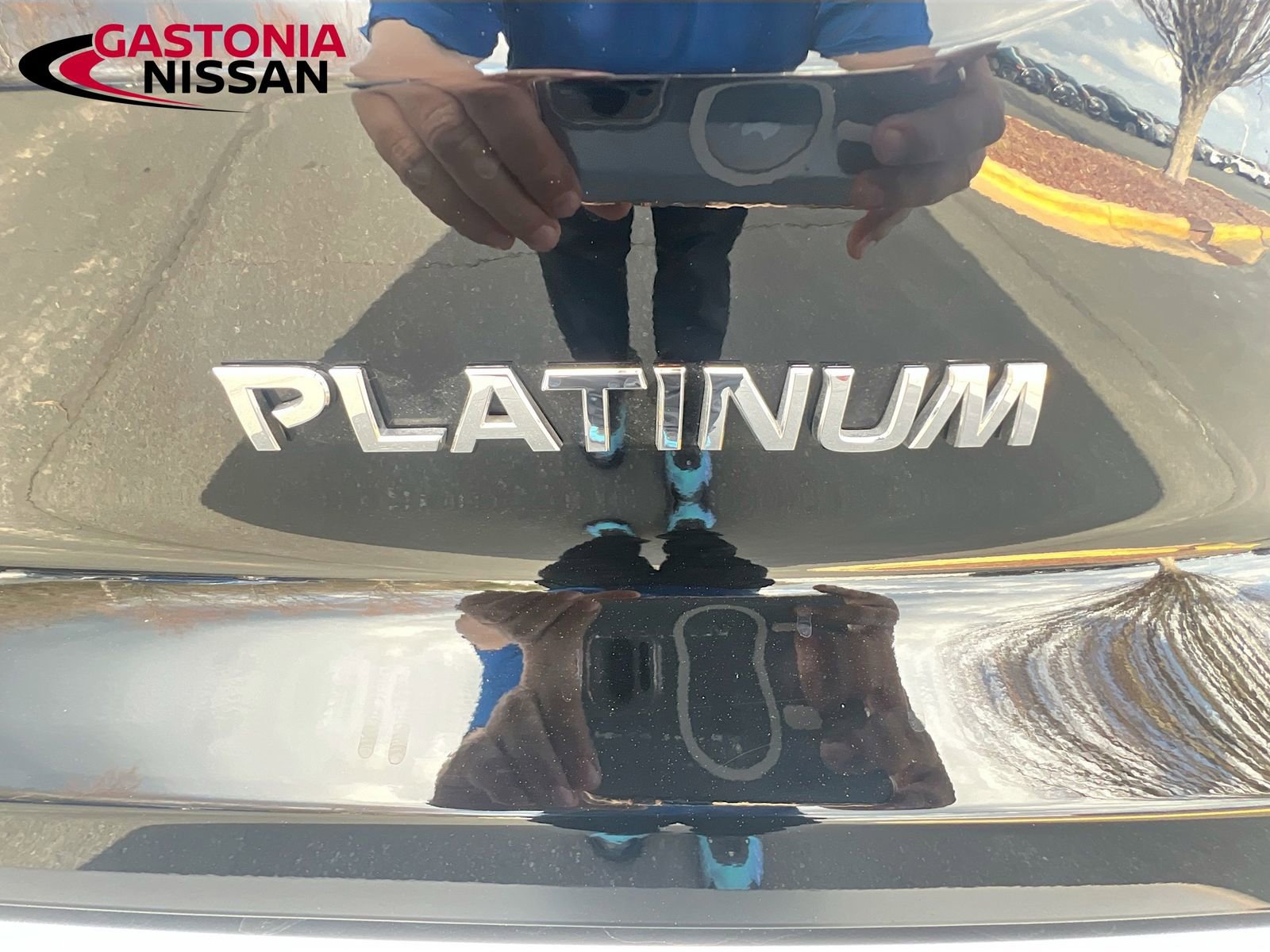 Used 2025 Nissan Pathfinder Platinum w/ Cargo Package image 42