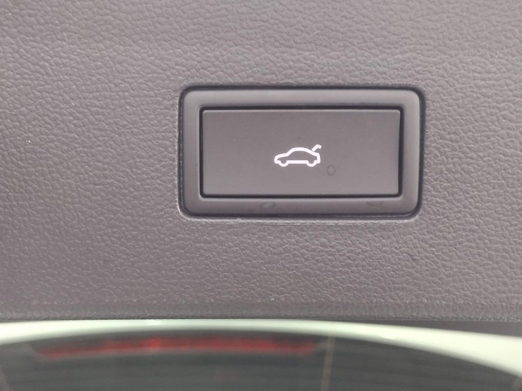 New 2026 Volkswagen Atlas SE image 17