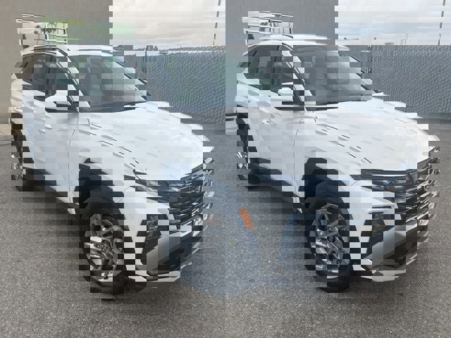 New 2026 Hyundai Tucson SE image 1