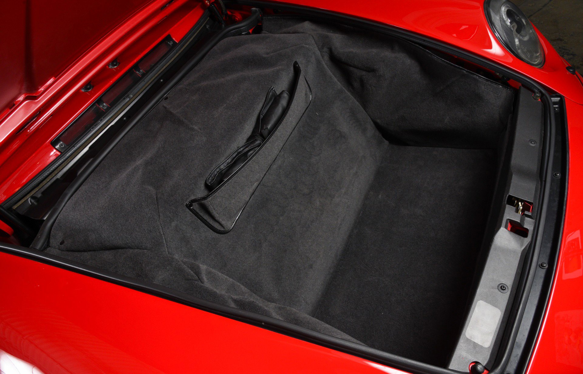 Used 1998 Porsche 911 Carrera S image 36